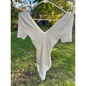 Abercrombie & Fitch Women's | Ribbed V Neck‎ Cream Short Sleeve Body Suit | SZ S